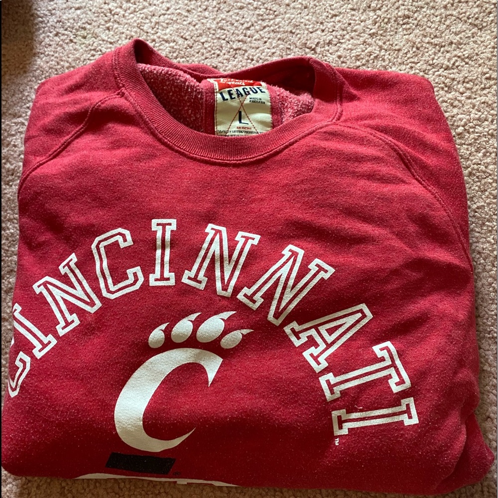 UNIVERSITY OF CINCINNATI crew neck